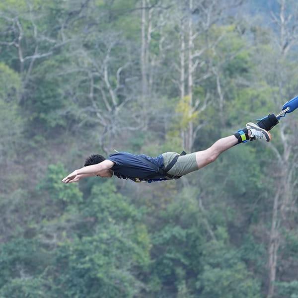 Man is doing Highest Bungee Jump in Rishikesh